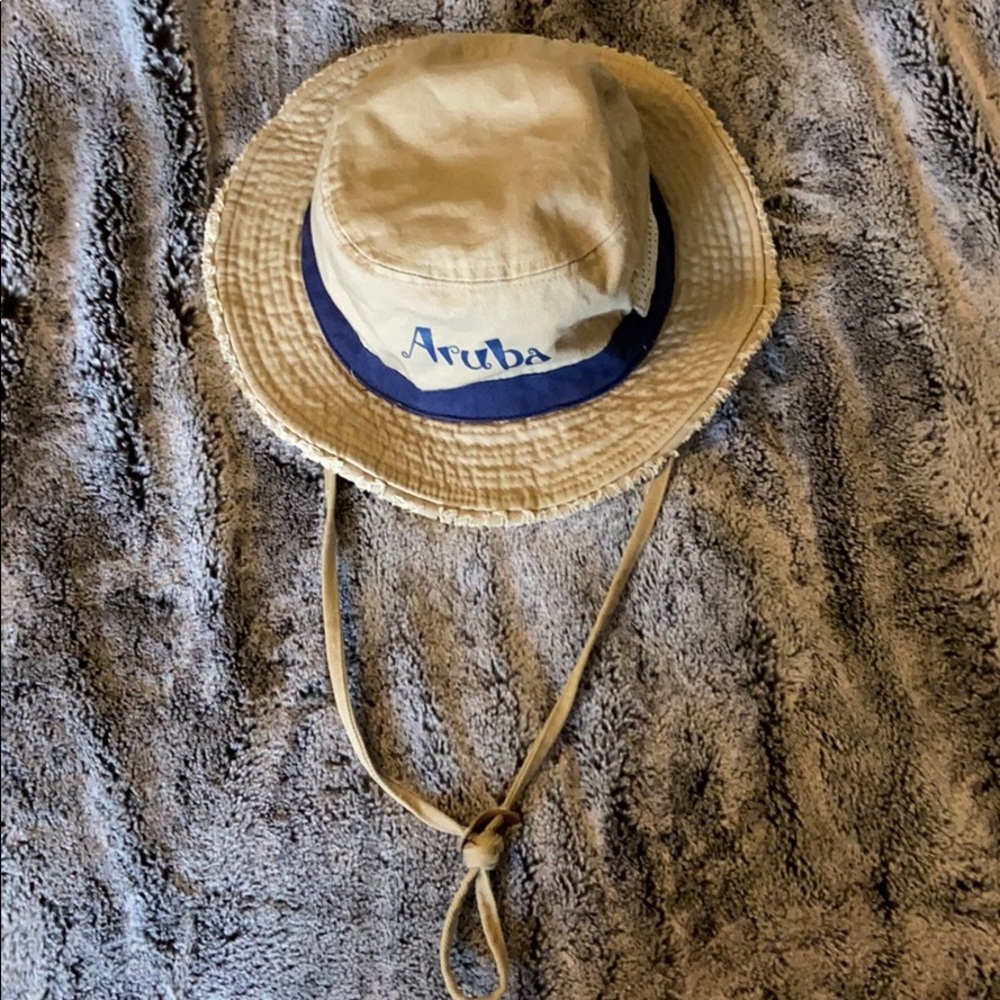 Bucket hat